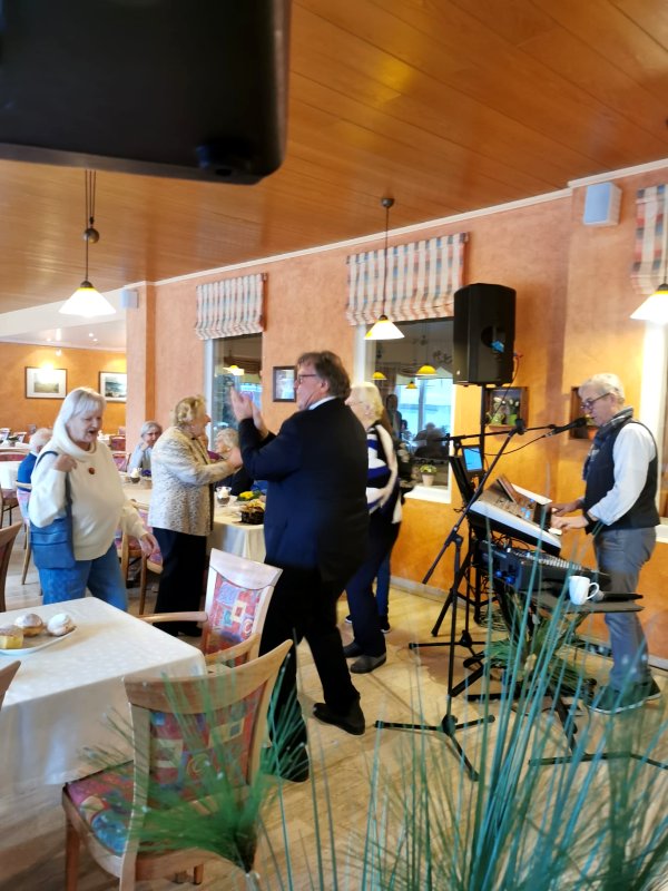 Seniorenkaffe-2, ancklicken zum vergr��ern